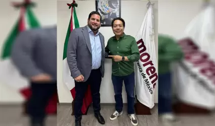 Se rene Ismael Burgueo Ruiz con el presidente nacional de Morena, Mario Delgad