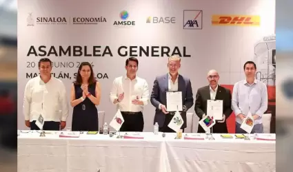 Firma secretarios de Desarrollo Econ�mico Estatales y CONCANACO SERVYTUR acuerdo