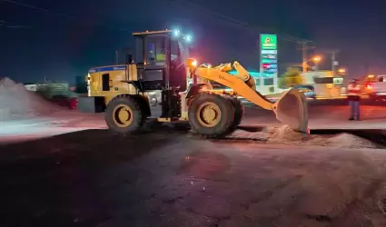 Concluyen trabajos del cruce de tuber�a del Emisor Voluntad en Villas del Rey