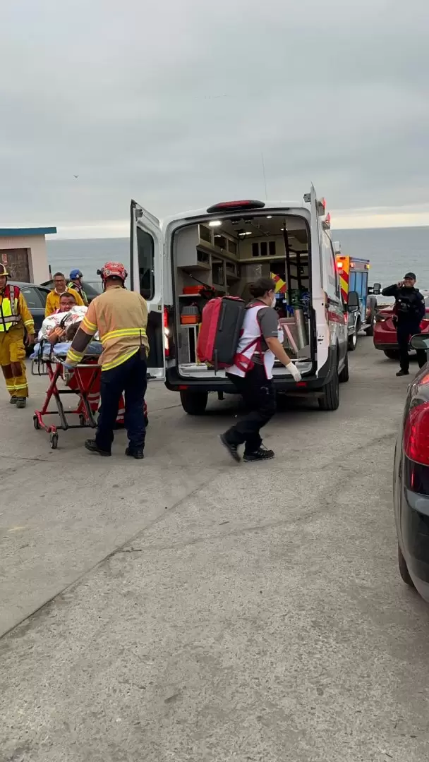 Cae otro hombre en alcantarilla; ahora en Playas de Tijuana