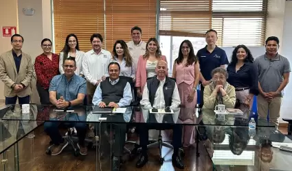 Recorre Secretario Kurt Honold Centros de Innovacin de la Red de Baja Californi