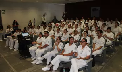 Estudiantes de enfermera participan en ceremonia de seleccin de plazas de serv