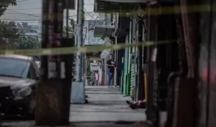 Asesinan a hombre frente a bar de la calle 6ta