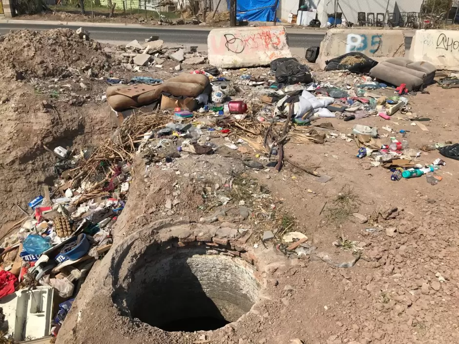 Labores de limpieza y mantenimiento en las lneas de drenaje sanitario de Mexicali