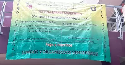 Contina paro de maestros de la CNTE: oficinas de la secretara de educacin cer