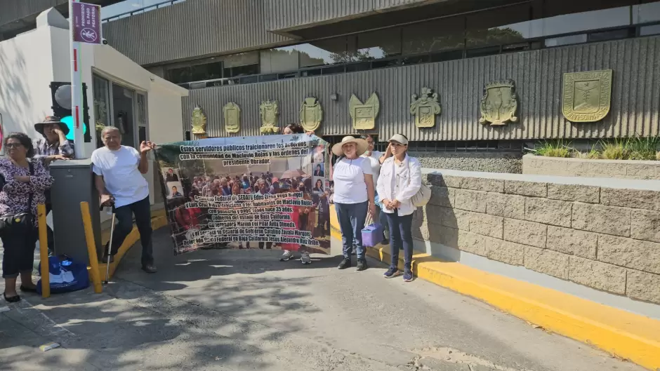 Manifestantes de Maclovio Rojas