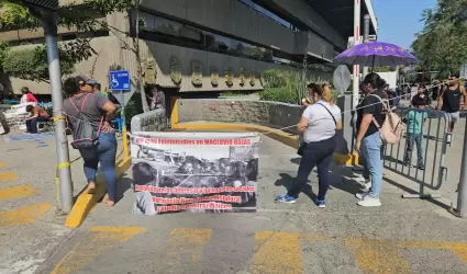 Manifestantes de Maclovio Rojas