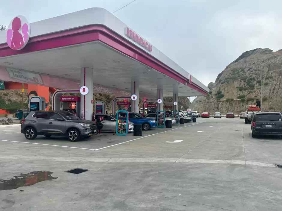 Rendichicas abre su 33 estacin en Playas de Tijuana, en Carretera Playas de Tijuana nmero 1902.