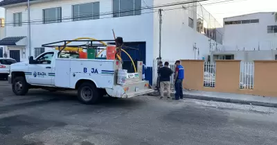 Desalojan escuela de natacin por fuga de gas en la colonia Cacho