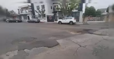 Vecinos de colonia Independencia exigen reparacin de bache en avenida Ignacio A