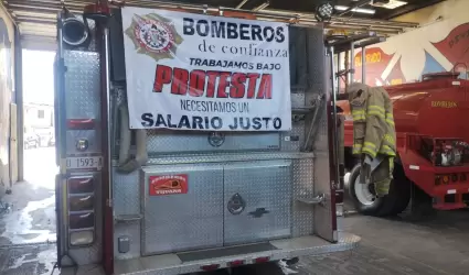 Bomberos inician protesta por desigualdad salarial en el municipio