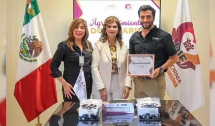 Donativo de ms de 96 mil lentes y toneladas de crayones