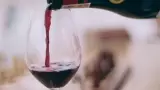 Color de vino tinto.
