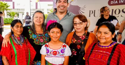 Grupos indgenas en ceremonia "Colores de Mxico"