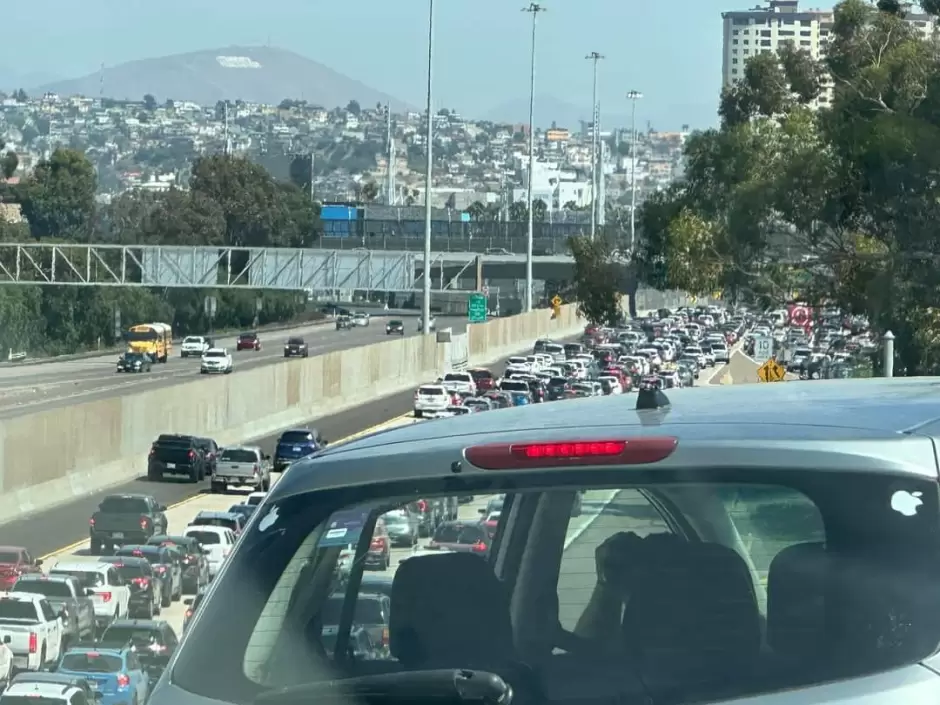 Reportaron largas filas de acceso a Mxico desde San Ysidro