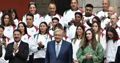 Andrs Manuel Lpez Obrador y Ana Guevara, directora de la Conade, encabezan aba