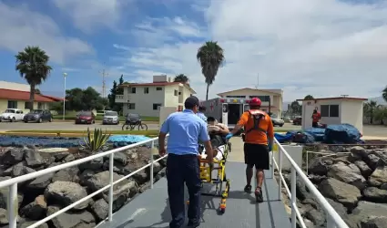 Personal naval realiza evacuaci�n m�dica en inmediaciones de Ensenada, Baja Cali