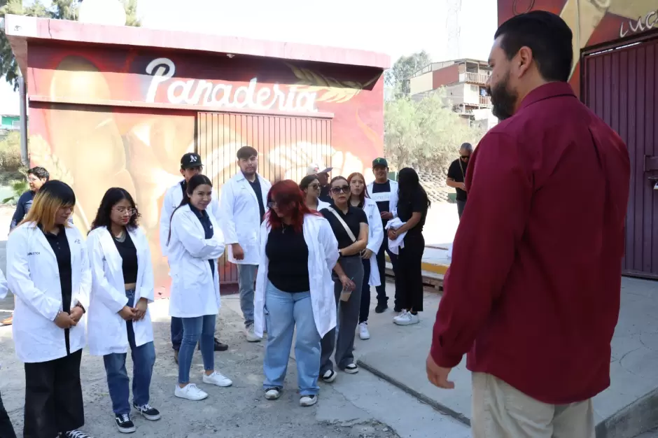 Visitan instalaciones de COTRRSA hombres estudiantes de criminologa de la universidad CENYCA