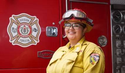 Alejandra Montaez, la nica mujer bombero a cargo de una divisin