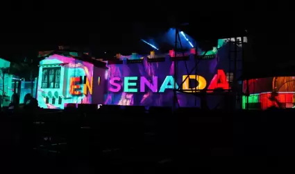 Proyeccin del video mapping de la historia de Ensenada en el Riviera