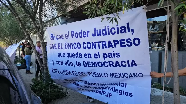 Trabajadores se manifiestan contra reforma al poder judicial en BC