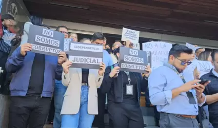 Trabajadores se manifiestan contra reforma al poder judicial en BC