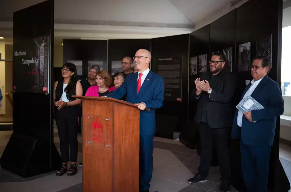 Reapertura y remodelacin de la Biblioteca Loyola