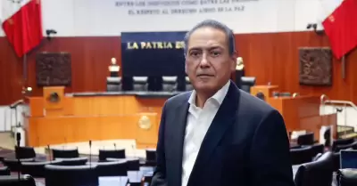 Manlio Fabio Beltrones se registr como senador de la Repblica