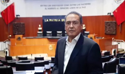 Manlio Fabio Beltrones se registr como senador de la Repblica