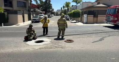 Explosin de alcantarillas en Lomas de Aguacaliente provoca cierre de circulaci