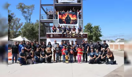 Demuestran Bomberos de Baja California su valor en competencia estatal