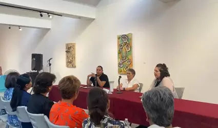 Conversa Ada Valencia sobre el arte musivo que integra "Lo invisible de lo visi