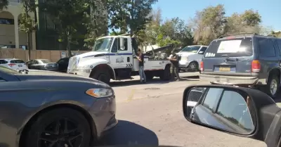 Denuncian bloqueo del estacionamiento en parque Benito Jurez por manifestantes