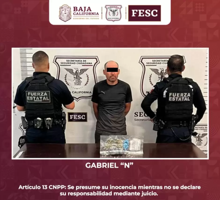 Despliega FESC operativo en Tecate: aseguran "poncha llantas", bidones con gasolina, vehculos robados, armas y droga