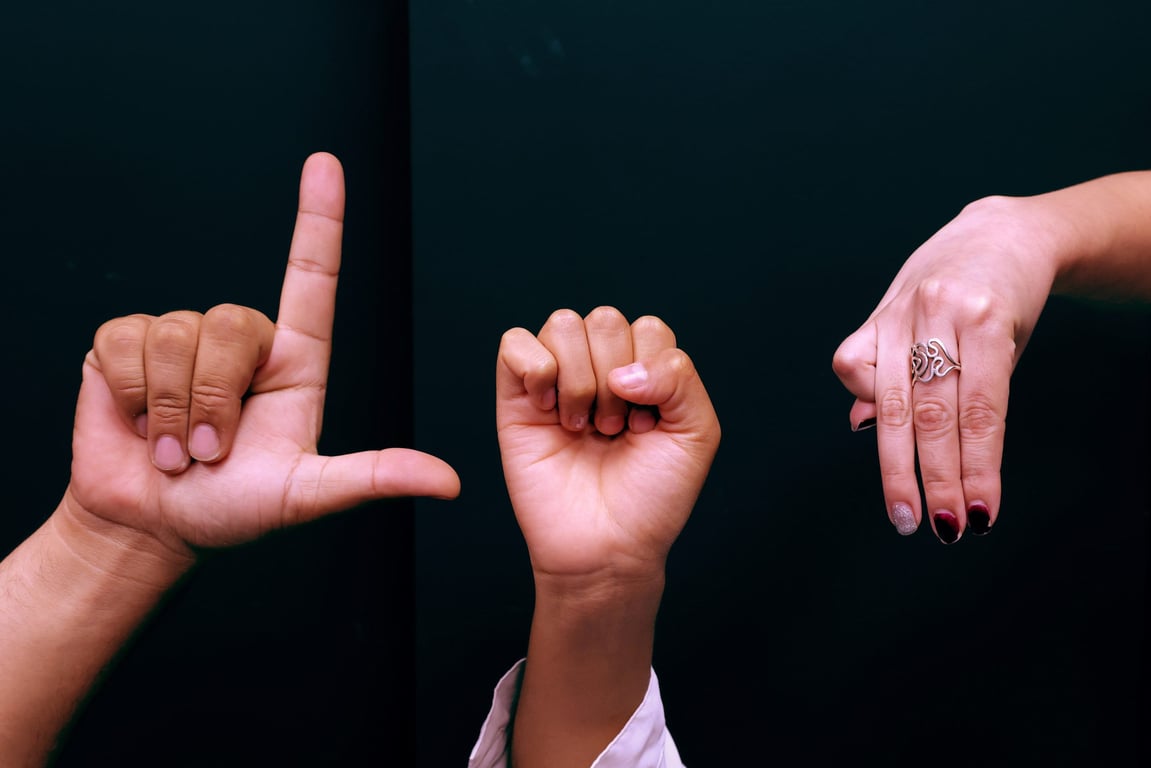 Ensenada Government Invites Summer Course on Mexican Sign Language at Model Public Library