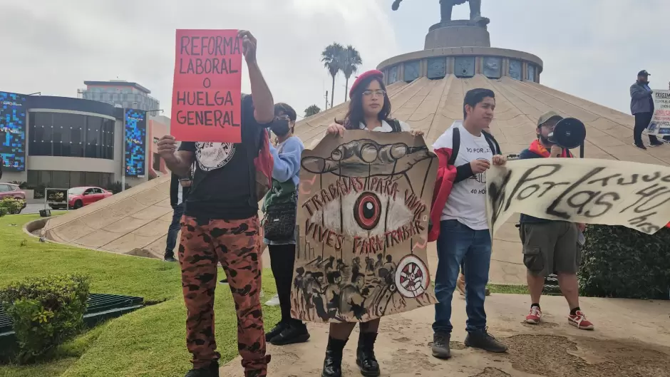 Se manifiestan en Tijuana para exigir a nueva legislatura reduzca la jornada laboral en Mxico