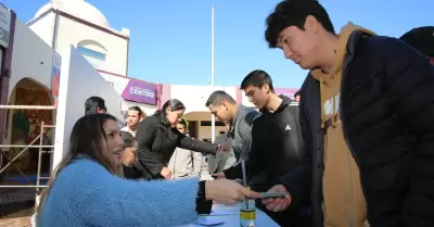 Registro de jvenes para obtener cartillla del SMN