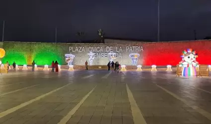 Adornan la ciudad por Fiestas Patrias