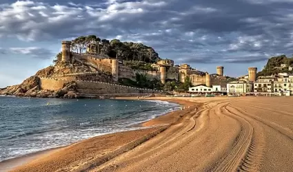 Castillo de Tossa de Mar, en Catalua, Espaa