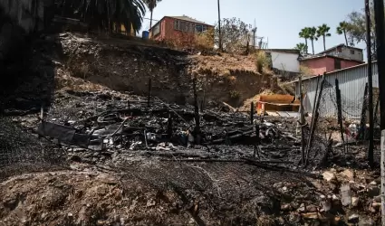 Explosin de mina de gas habra provocado incendio que destruy por completo cas