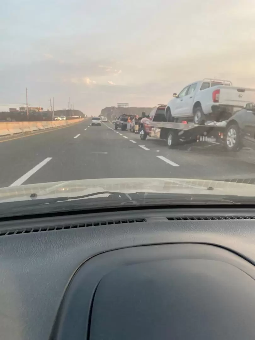 Cierre de puente peatonal en la Misin genera riesgos para peatones y conductores