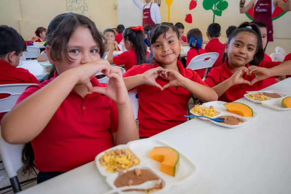 Pancita Llena, Corazn Contento en escuelas pblicas