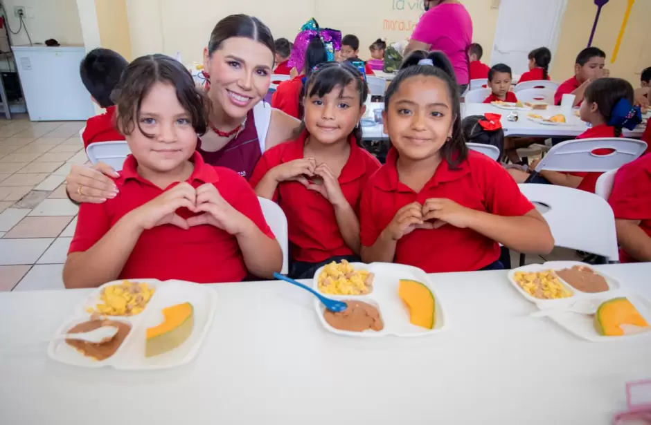 Pancita Llena, Corazn Contento en escuelas pblicas