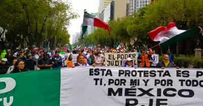 Marcha de trabajadores del Poder Judicial que se manifiestan contra la reforma j