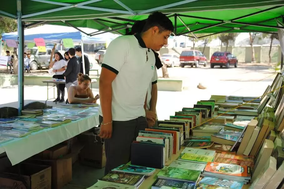 Fomenta CONALEP Tecate lectura a travs de la primera feria del libro