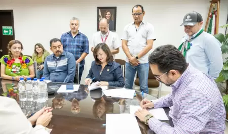 Firma del contrato colectivo de trabajo 2024 entre CESPM y Sindicato de Burcrat