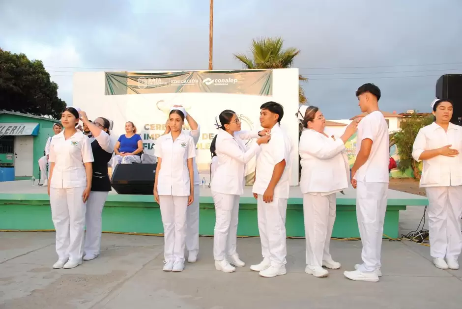 Estudiantes de enfermera general de Conalep Ensenada