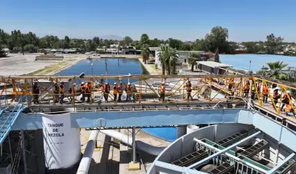 Alumnos de fotoperiodismo de la UABC visitan planta potabilizadora