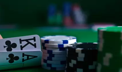 El rollover es el requisito de apuestas que los casinos imponen para retirar gan