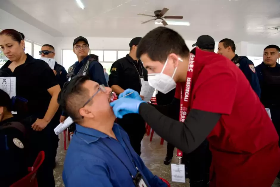 Atienden la salud del personal del Centro Penitenciario de El Hongo I